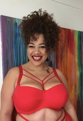 RED ECSTASY PLUS SIZE HARNESS BRA