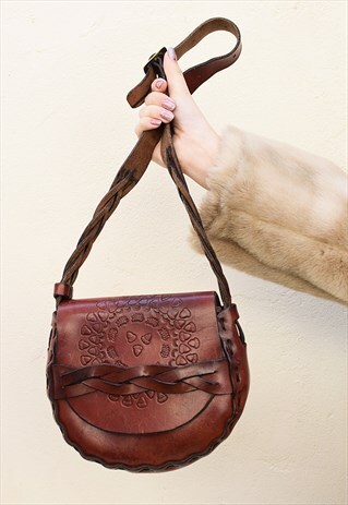 VINTAGE 70S BROWN EMBOSSED LEATHER SHOULDER BAG