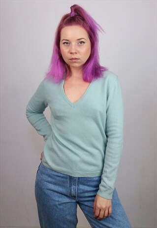 UCB VINTAGE 90'S V-NECK JUMPER / SWEATER IN MINT GREEN