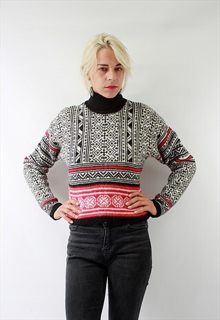 VINTAGE 80'S SHORT TURTLENECK JUMPER WITH PATTERNS AROUND