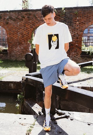 SEASONAL HERO 'FORBIDDEN FRUIT' ORGANIC TEE IN NATURAL