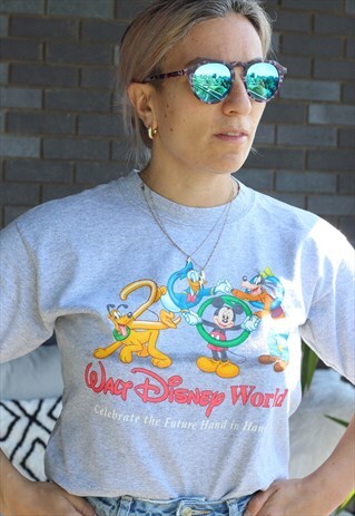 VINTAGE Y2K GREY WALT DISNEY WORLD T SHIRT