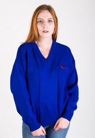 VINTAGE NIKE KNITTED JUMPER