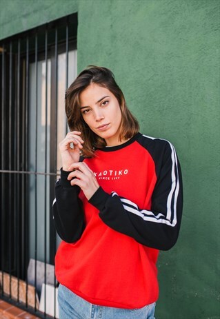 UNISEX BASIC SWEATSHIRT IN RED AND BLACK
