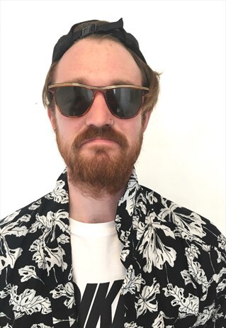 VINTAGE UNISEX 90S BROWN WAYFARER STYLE SUNGLASSES