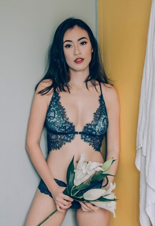 BLUE LACE BRALETTE / LACE LINGERIE / PADDED BRA