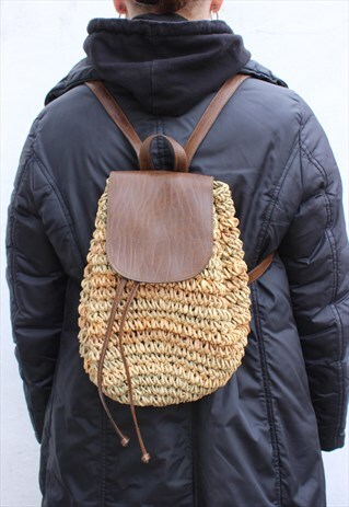 VINTAGE BROWN WOVEN STRAW BACK PACK