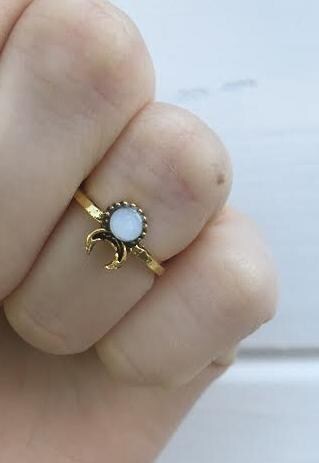 WOMENS BOHO GOLD COLOURED CRESCENT MOON MIDI RING