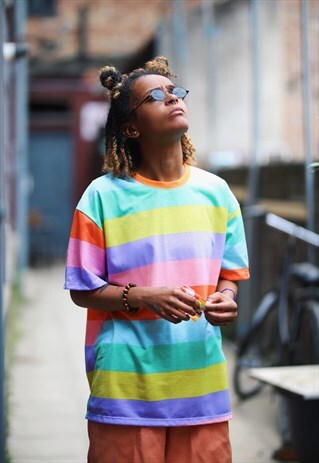 GRAPHIC CANDY RAINBOW T-SHIRT