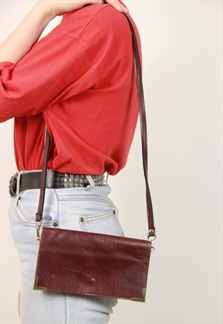 VINTAGE WINE CLUTCH