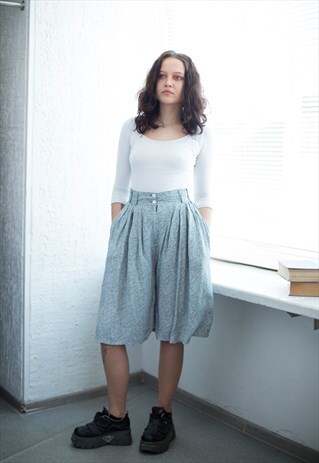 VINTAGE 80'S HIGH WAISTED PATTERNED VISCOSE SHORTS IN WHITE
