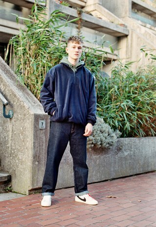 NAVY FLEECE WITH WOVEN LABEL DETAILS