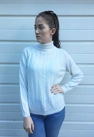 WOMENS VINTAGE WHITE CABLE KNIT TURTLE NECK JUMPER SWEATER