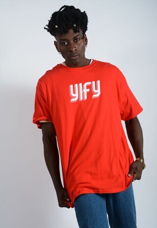 YIFY T-SHIRT IN RED WITH GEOMETRIC LOGO.