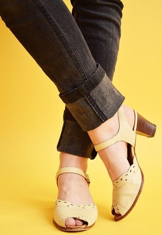 VINTAGE 70'S RETRO REAL LEATHER BOHO SANDALS