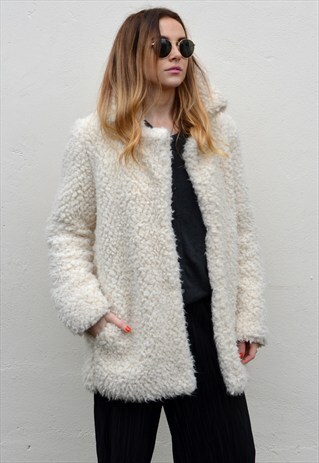 VINTAGE WHITE FAUX FUR JACKET