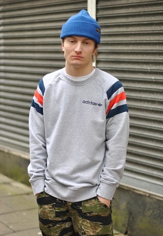 VINTAGE ADIDAS SWEATER