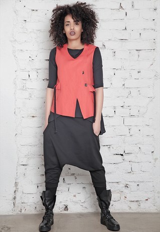 EXTRAVAGANT LOOSELY FITTING VEST/ASYMMETRIC EXTRAVAGANT VEST
