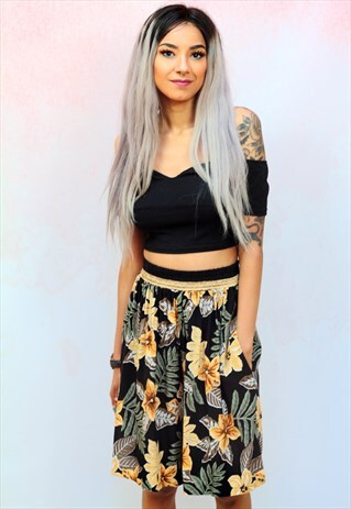1990S VINTAGE BLACK HAWAIIAN TROPICAL CULLOTTES SHORTS