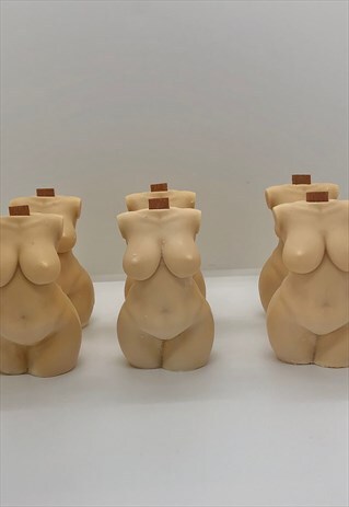 CURVY GODDESS SOY CRACKLE CANDLE