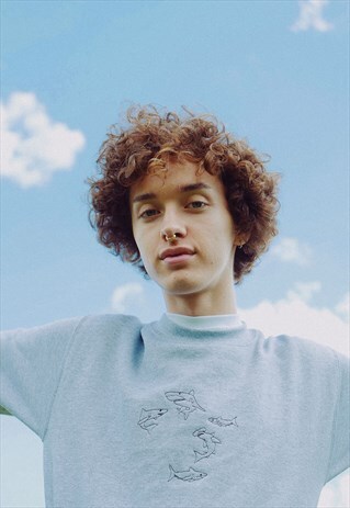 UNISEX SWEATSHIRT IN GREY WITH SHARK EMBROIDERY