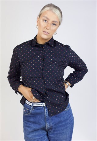 VINTAGE 90S HEART PATTERNED BLACK SHIRT