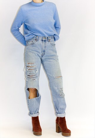 VINTAGE BOYFRIEND RIPPED LEVI'S JEANS