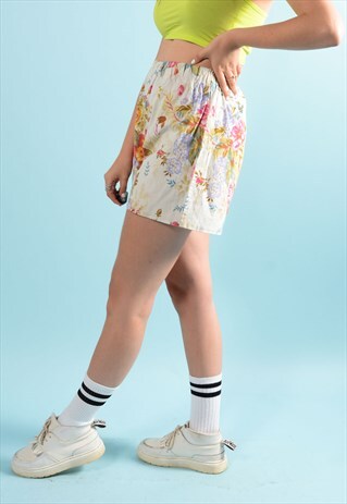 VINTAGE FLORAL FESTIVAL SHORTS
