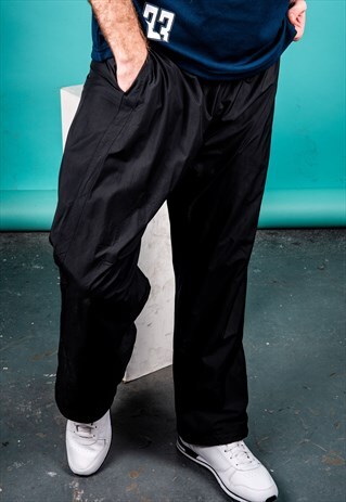 VINTAGE NIKE SWEAT PANTS IN BLACK