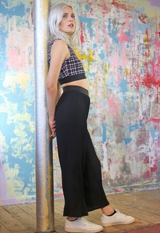 TROUSERS IN BLACK TINY PLEATS