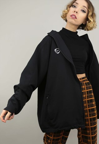 VINTAGE OVERSIZED NIKE WINDBREAKER JACKET