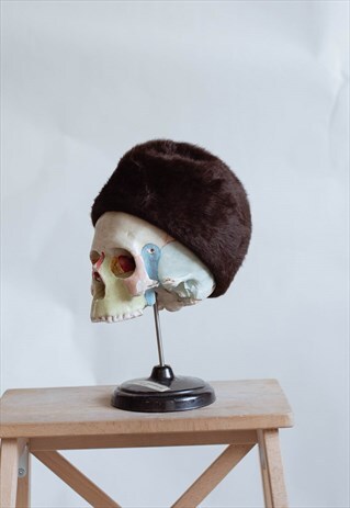 VINTAGE 60S WOMEN HIGH BUBBLE HAT IN BROWN