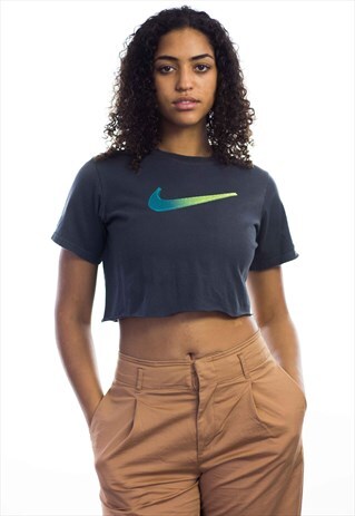 VINTAGE NIKE LOGO REWORKED CROP TOP 90S L 3.4