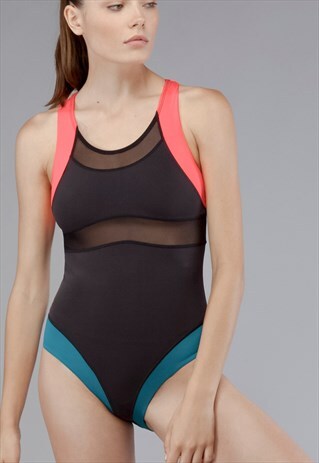 SPORTY SWIMSUIT WITH A SWIMMER BACK