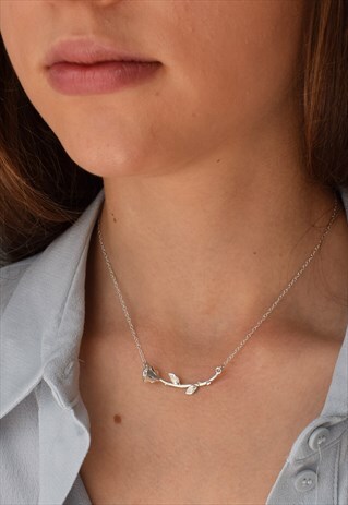 SILVER SHORT NECKLACE WITH INTRICATE ROSE HANDMADE
