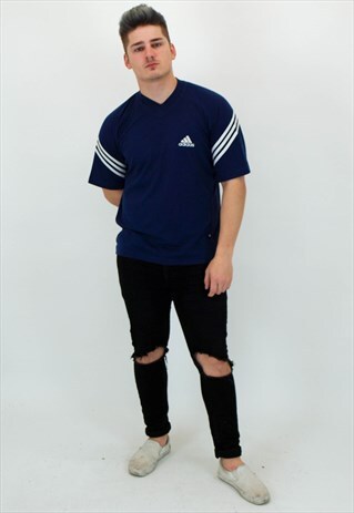 VINTAGE ADIDAS T-SHIRT