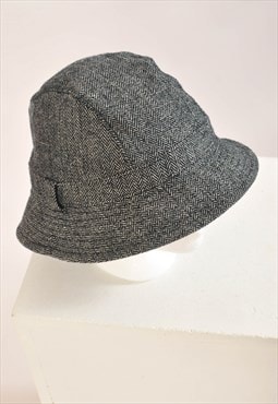 Vintage 00s bucket hat