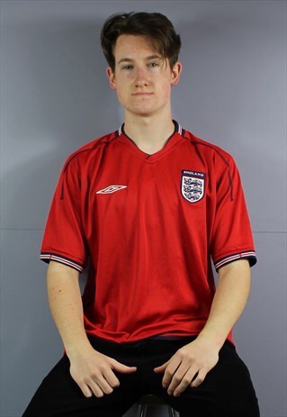 VINTAGE UMBRO ENGLAND REVERSIBLE FOOTBALL SHIRT IN RED AND N