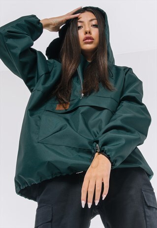 OVERSIZED WINDBREAKER HOODIE IN BOTTLE GREEN