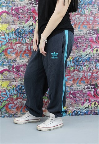 VINTAGE ADIDAS TRACKSUIT BOTTOMS/ PANTS. BRANDED SPORTSWEAR.