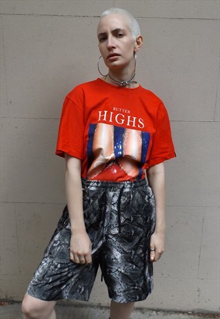 REGULAR FIT OVERSIZE SLOGAN GRAPHIC PRINT TEE IN RED