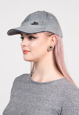 VINTAGE 90'S NIKE GREY CAP
