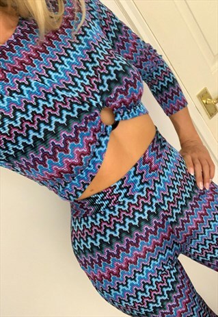 BLUE ZIG ZAG PLISSE RING DETAIL CROP TOP