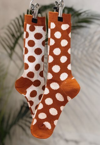 CAMEL CONTRAST POLKA DOT SOCKS