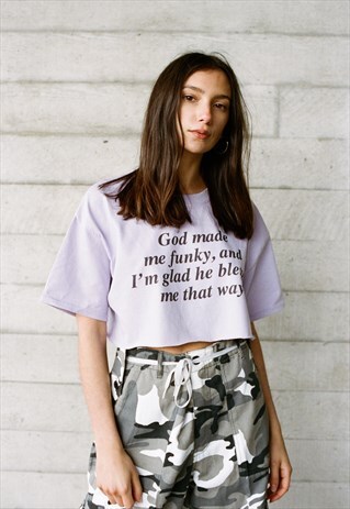 SHORT SLEEVED T-SHIRT IN PURPLE WITH GOD MADE ME FUNKY PRINT