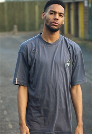 RETRO // 90'S // T-SHIRT
