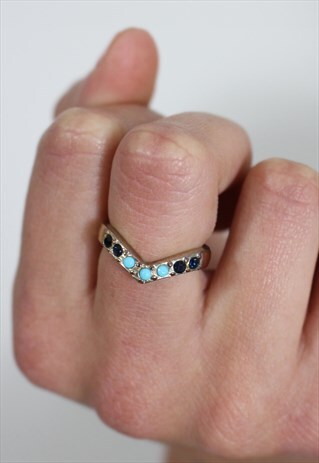 1990'S TURQUOISE STONE DIPPED V RING