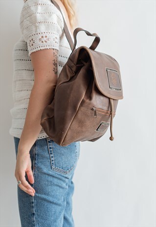 VINTAGE 90S GRUNGE LARGE RUCKSACK IN FAUX LEATHER