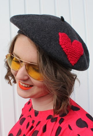 VINTAGE DARK GREY BERET WITH HAND KNITTED RED HEART