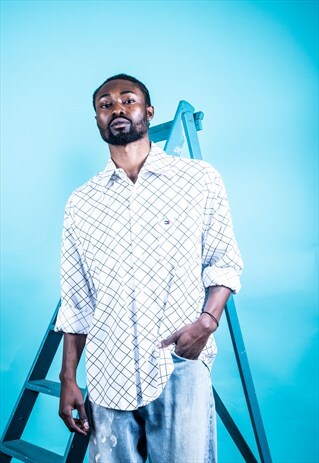 VINTAGE TOMMY HILFIGER SHIRT IN WHITE AND BLACK CHECKS